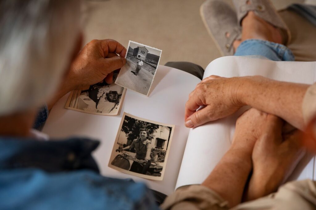 Sentimento de saudade ao ver as fotográfias.