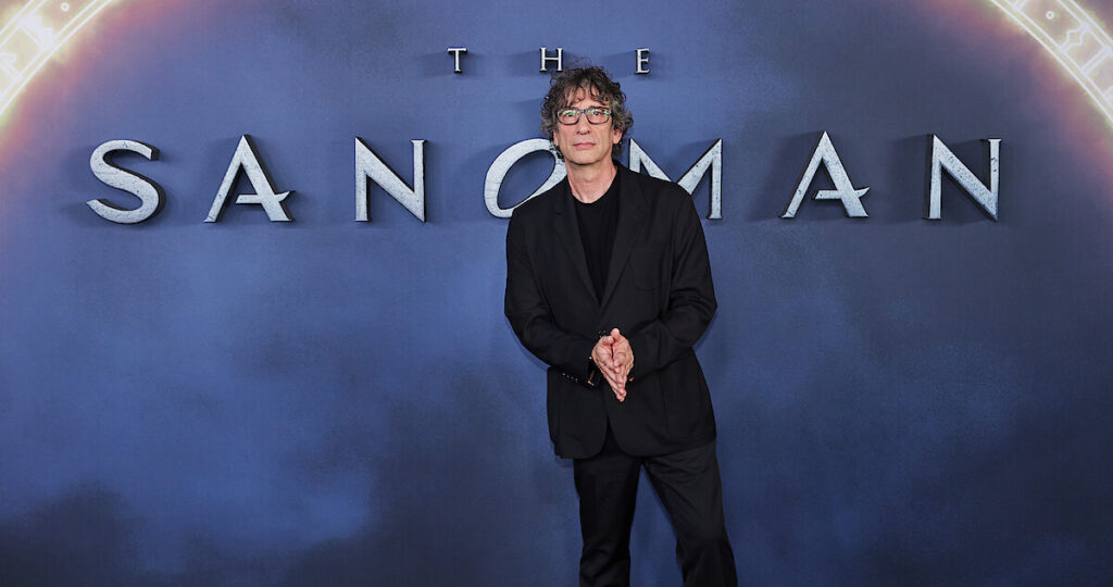Neil Gaiman e sua criação: Sandman. Na estreia da Netflix.