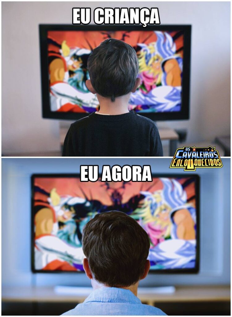 "Os Cavaleiros do Zodíaco": O Anime dos anos 90 que Inspira Gerações 1 Criança assistindo Cavaleiros do Zodíaco em uma TV