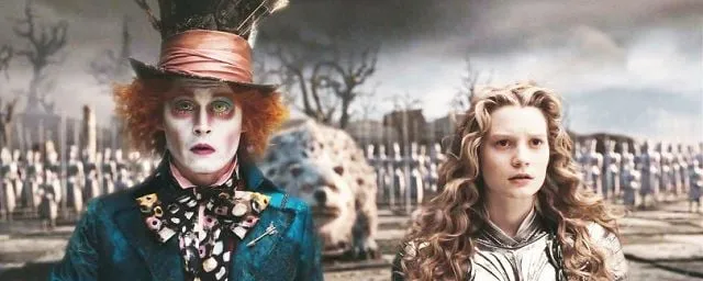 Mia Wasikowska como Alice e Johnny Depp no papel do Chapeleiro