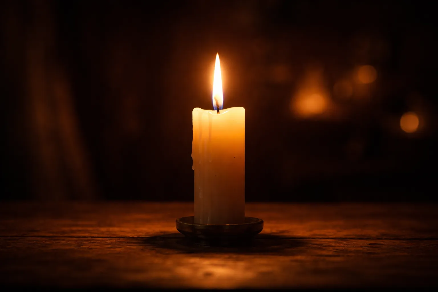 O Simbolismo da Vela: O Significado Espiritual da Luz na Escuridão